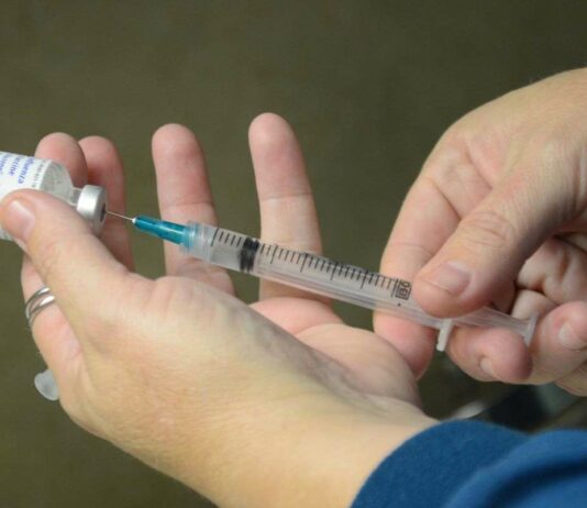 Εμβόλιο της Γρίπης Γιατί είναι Σημαντικό να Γίνεται στην Τρίτη Ηλικία