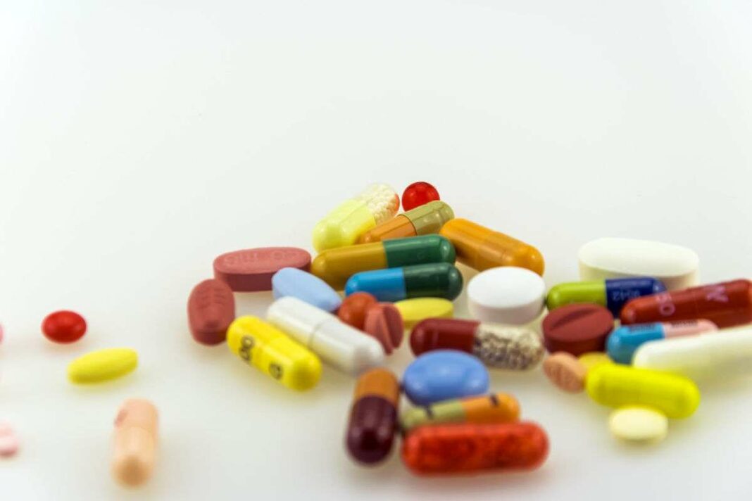 Ο Συνδυασμός των Αντιβιοτικών με άλλα Φάρμακα Αλλάζει τη Δραστικότητά τους